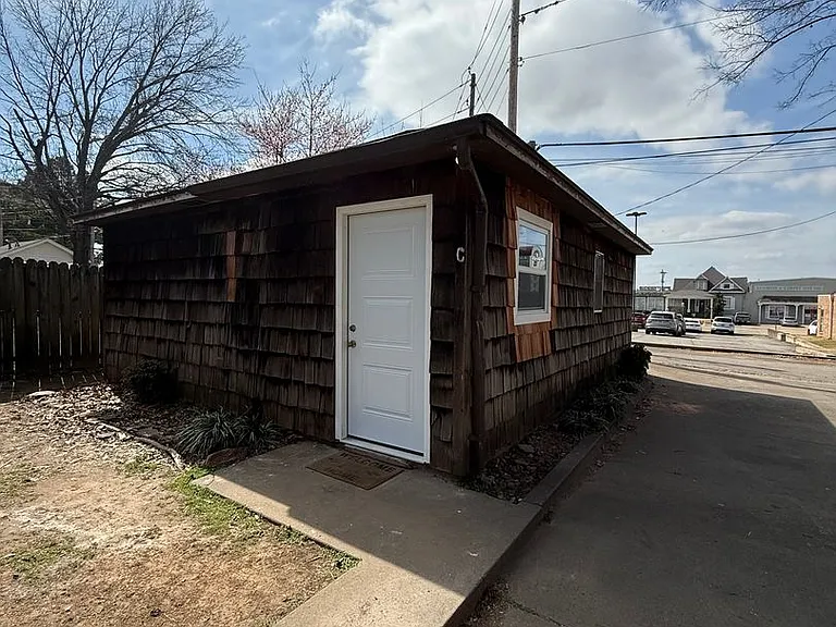 1018 S 16th St — Photo 6