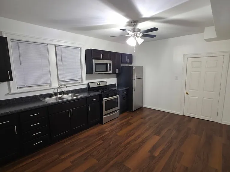 1748 N Keystone Ave — Photo 11
