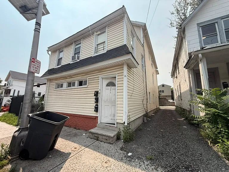 189-191 S Jefferson St #1 — Photo 7