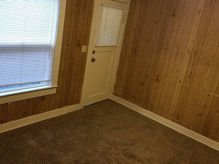 15th Street Apartments — Photo 4