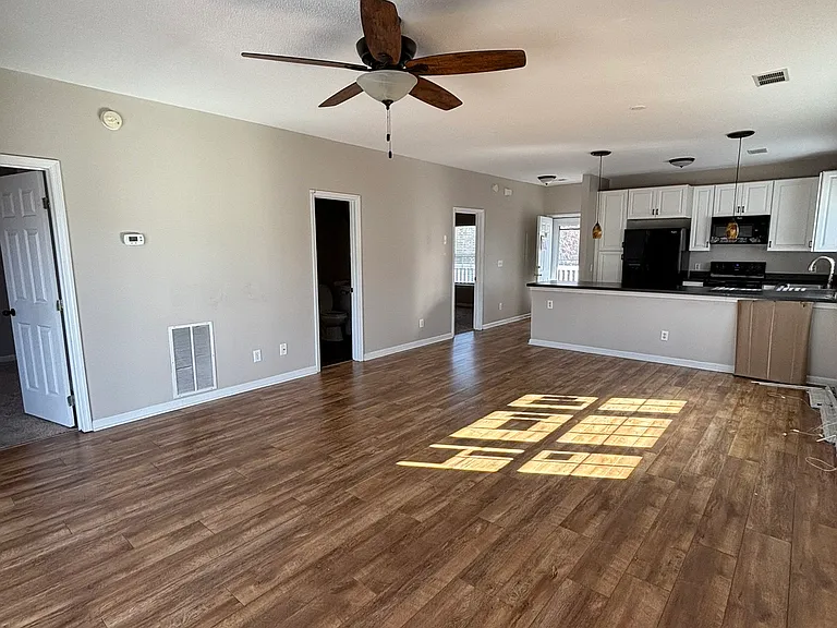3923 Gladiola Ct #201 — Photo 3