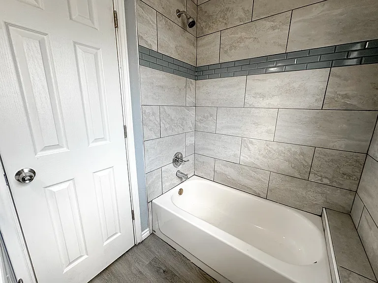 212 SW 23rd Pl — Photo 21