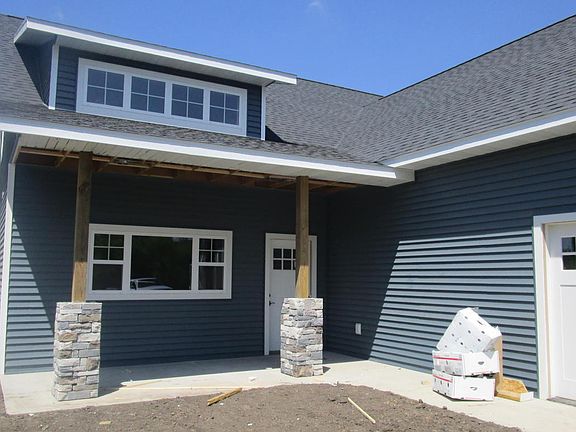 3rd image of 2041 Tower View Rd