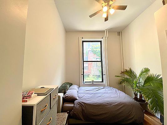 5th image of 43 W 69th St #1A