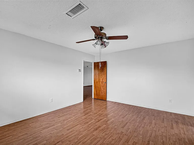 4701 Crepe Myrtle Ln — Photo 10
