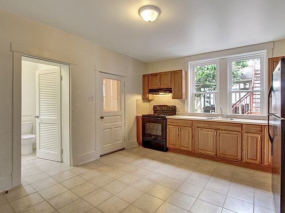 New Kitchen Cabinets