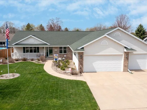 1545 Galway Ct, Oshkosh, WI 54904