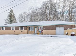 10141 Brookville Rd, Alexander, NY 14005