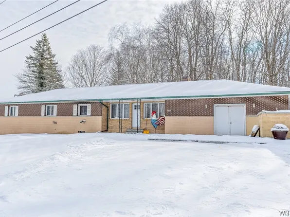 10141 Brookville Rd, Alexander, NY 14005