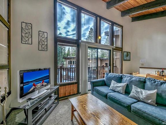 4th image of 1390 Ski Run Blvd #1