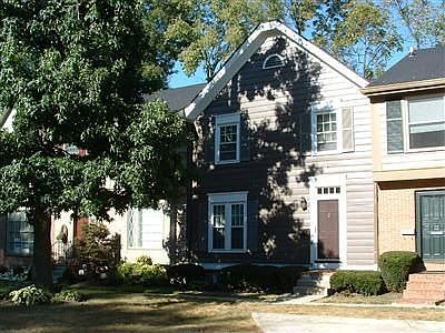 1st image of 33 Nicholson Ct