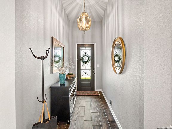 4th image of 1122 HENDERSON COVE