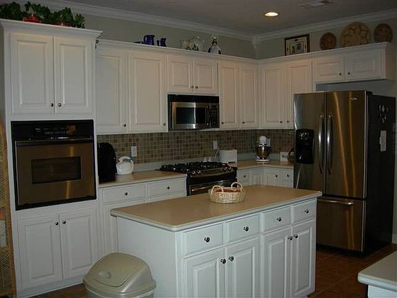 3rd image of 105 Summerview Dr