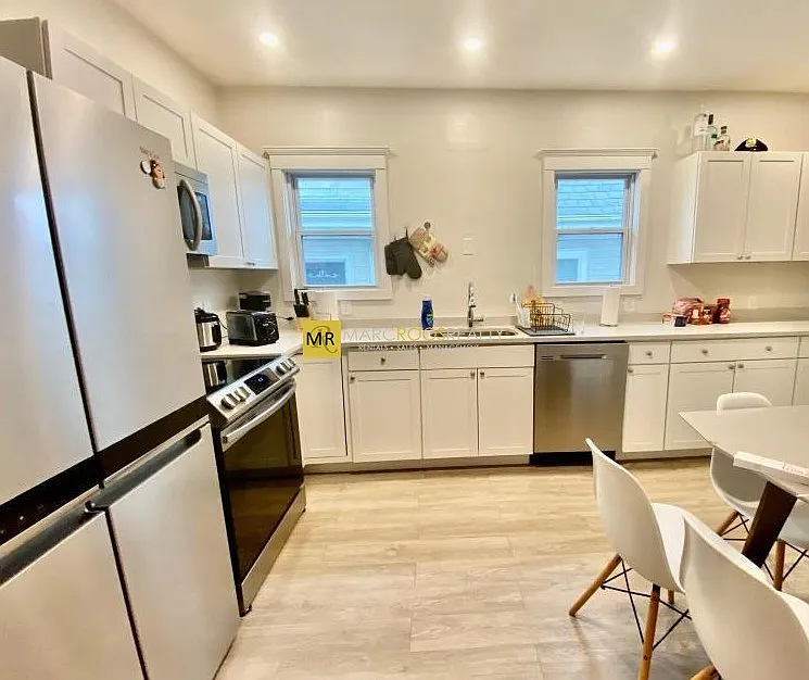 4 bed, 1.5 bath, $5,700 — Photo 2