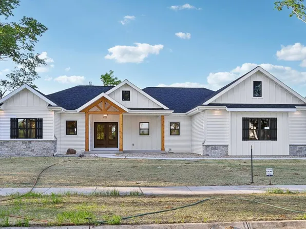 413 Prairie View Street, Portage, WI 53901