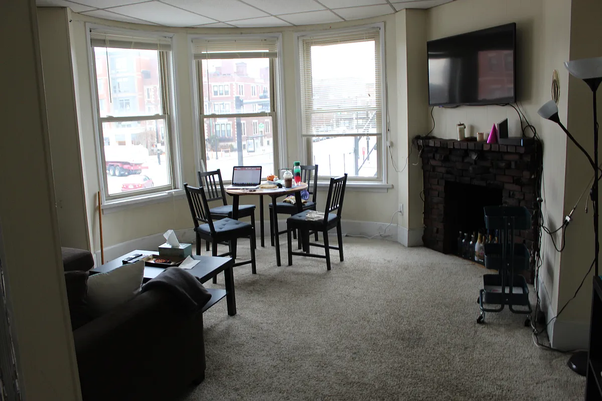 Building Photo - 877 Beacon St #22