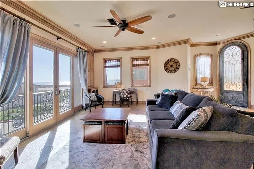 4 bed, 3.5 bath, 2500 sqft, $15,000 — Photo 3