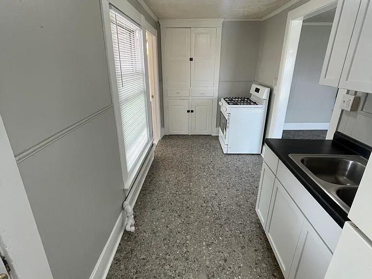 220 E Church St #6 — Photo 2