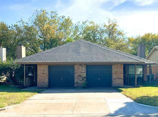 6518 Oak Forest Ct, Fort Worth, TX 76112