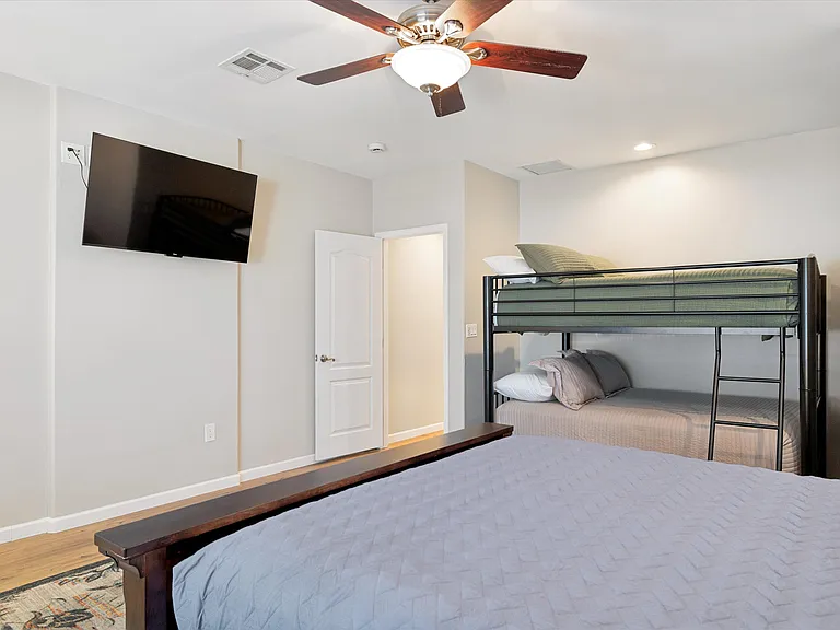 9023 W Patrick Ln — Photo 25