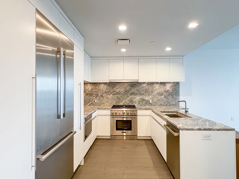One Park Condos — Photo 22