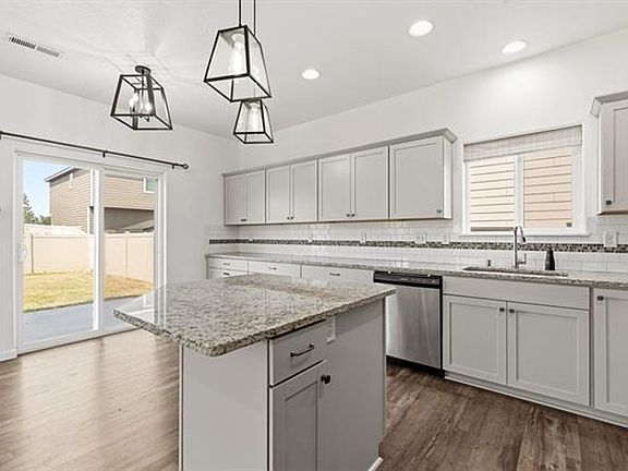 5th image of 124 S Glenbrook Ct #A