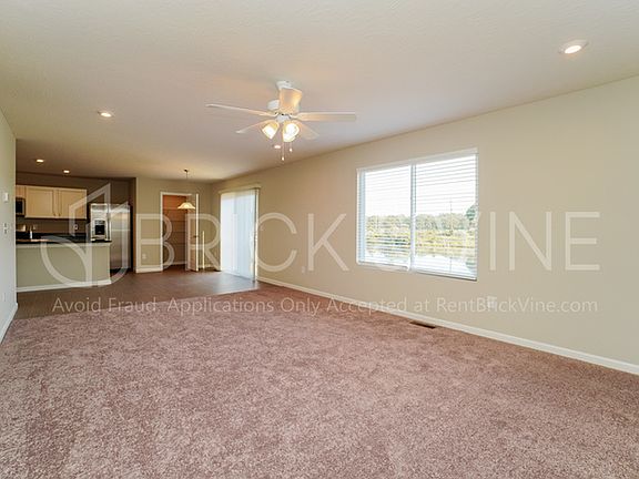 2nd image of 4854 Amber Crossing Dr