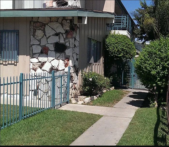 1st image of 633 E 99th St APT 7