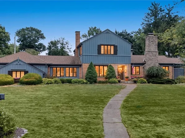 11 Maywood Dr, Danville, IL 61832