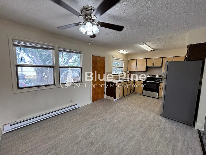2 bed, 1.0 bath, 900 sqft, $1,100 — Photo 4