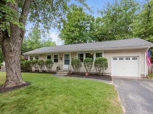 34 Sue St, Springfield, MA 01108