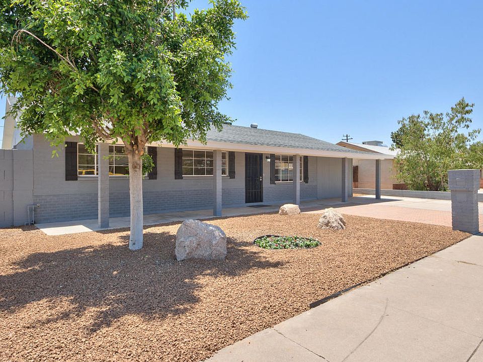 1st image of 1013 E Las Palmaritas Dr