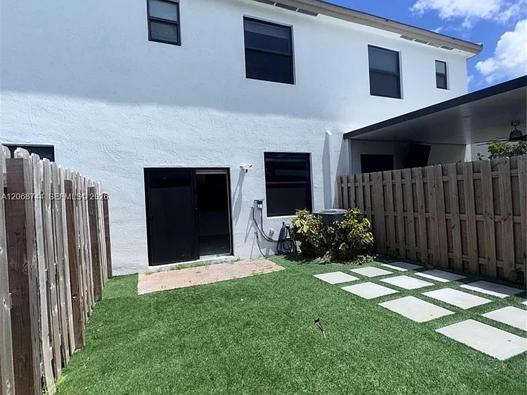 23424 SW 127th Pl — Photo 7