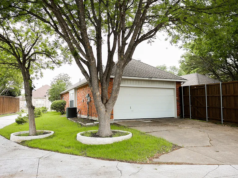 8509 Chalton Dr — Photo 52