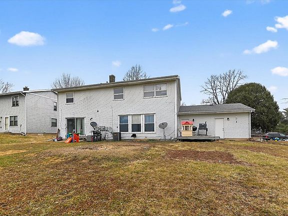 4th image of 6401-6403 Raymond Rd