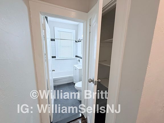5th image of 266 Beech St #31