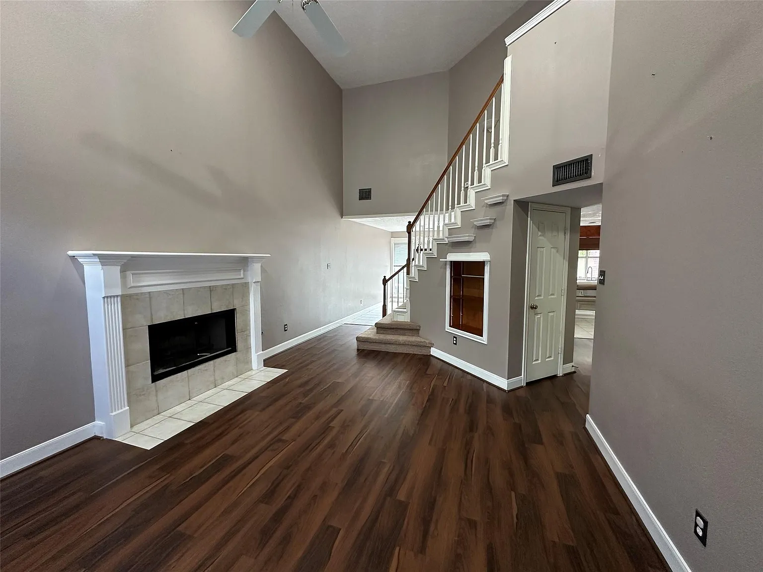 2 bed, 2.5 bath, 1500 sqft, $1,550 — Photo 2