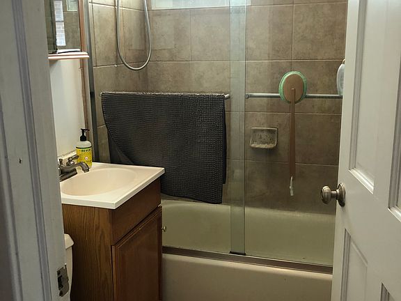 4th image of 75 Powers St #2