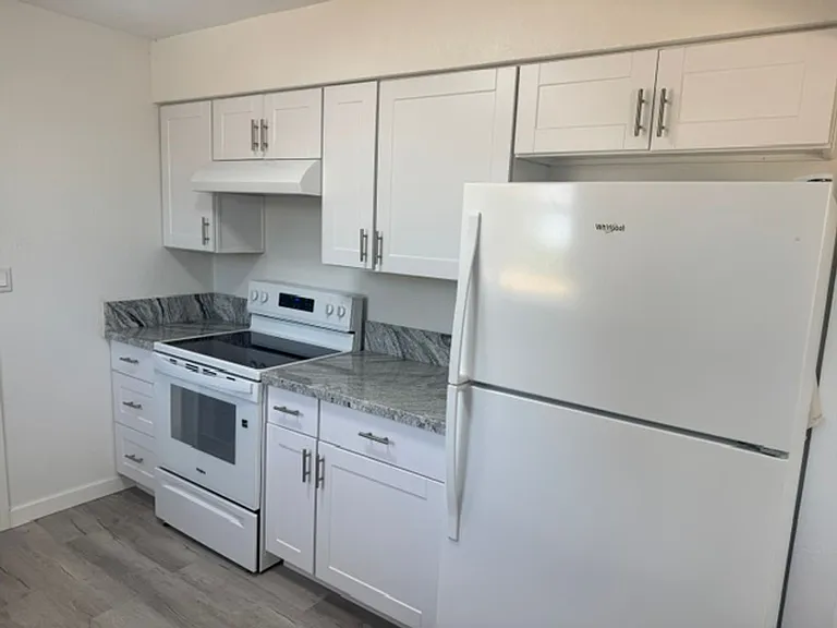 407 Oregon Ter — Photo 11