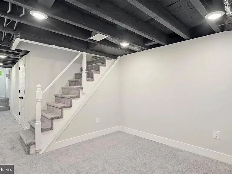 396 Ripka St — Photo 15