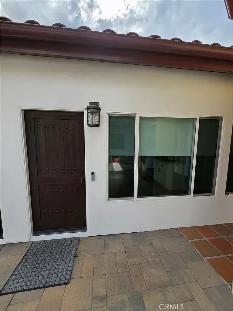 2 bed, 850 sqft, $2,800 — Photo 3