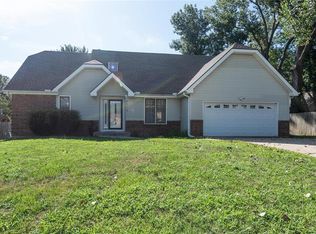 6516 Rosehill Rd, Shawnee, KS 66216