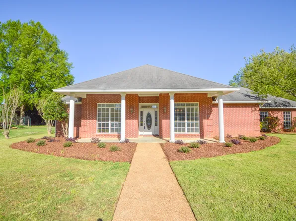 107 Wisteria Dr, Starkville, MS 39759