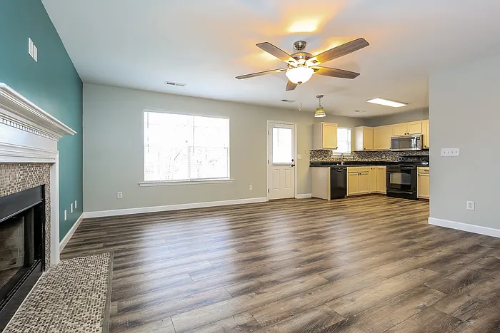 410 Revis Creek Ct — Photo 3
