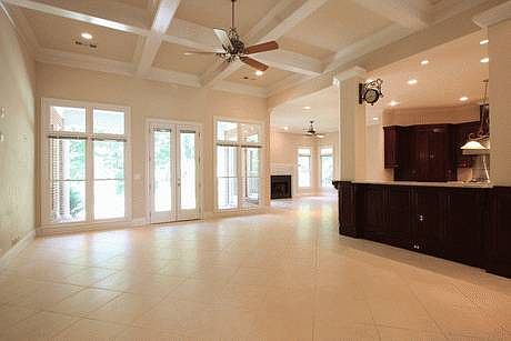 Vaulted beam ceilings, open fl