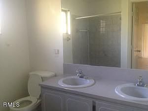 4th image of 268 SE Crosspoint Dr