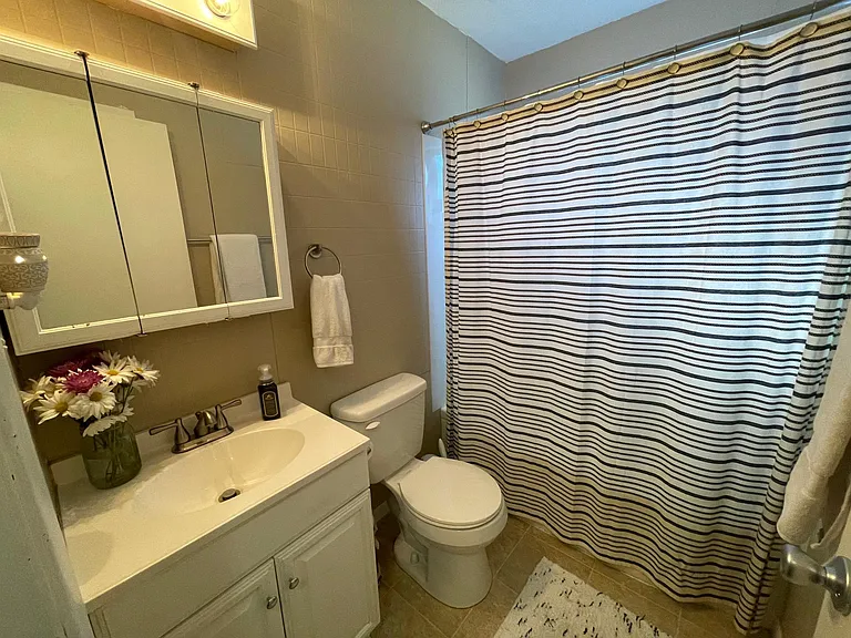 656 Russell Lake East Dr — Photo 10