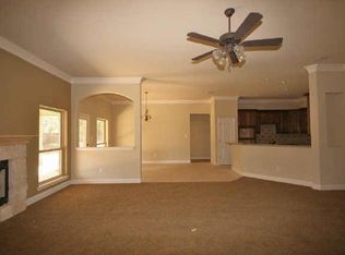 2708 Stonebriar Ct, Arlington, TX 76001