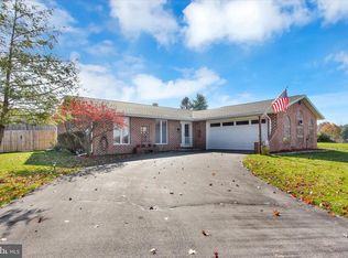254 Amad Dr, York, PA 17403