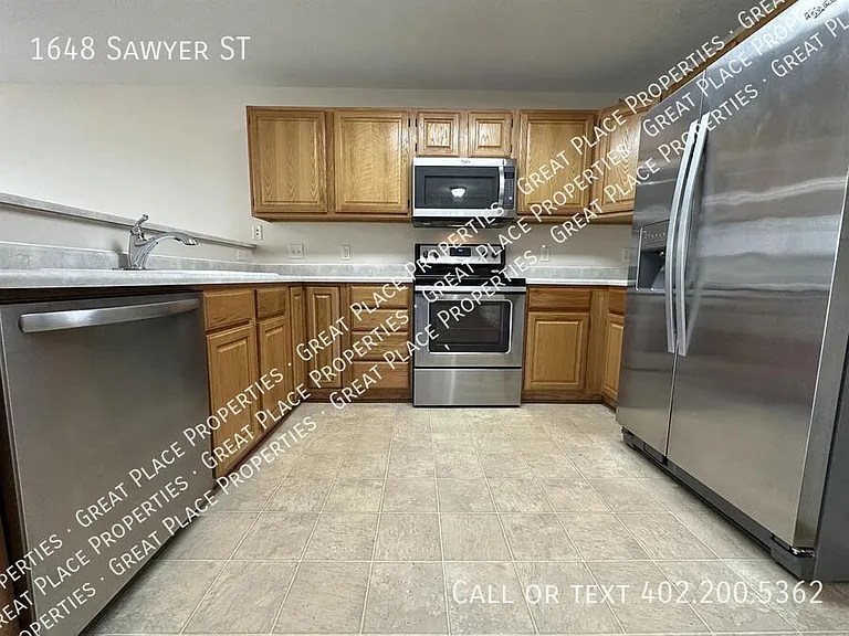 1648 Sawyer St — Photo 24